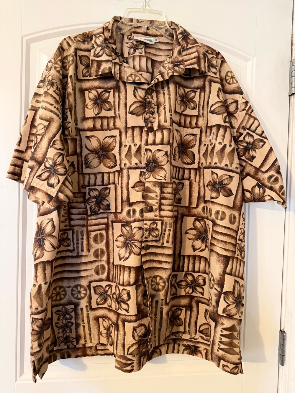 HWY Casual Men's Button-Down Hawaiian Shirt in Tan and Brown 2X